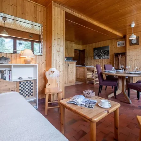 Spacious Nest Overlooking The Mont Blanc Range 公寓